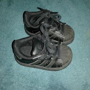 baby boy shell top all black original adidas